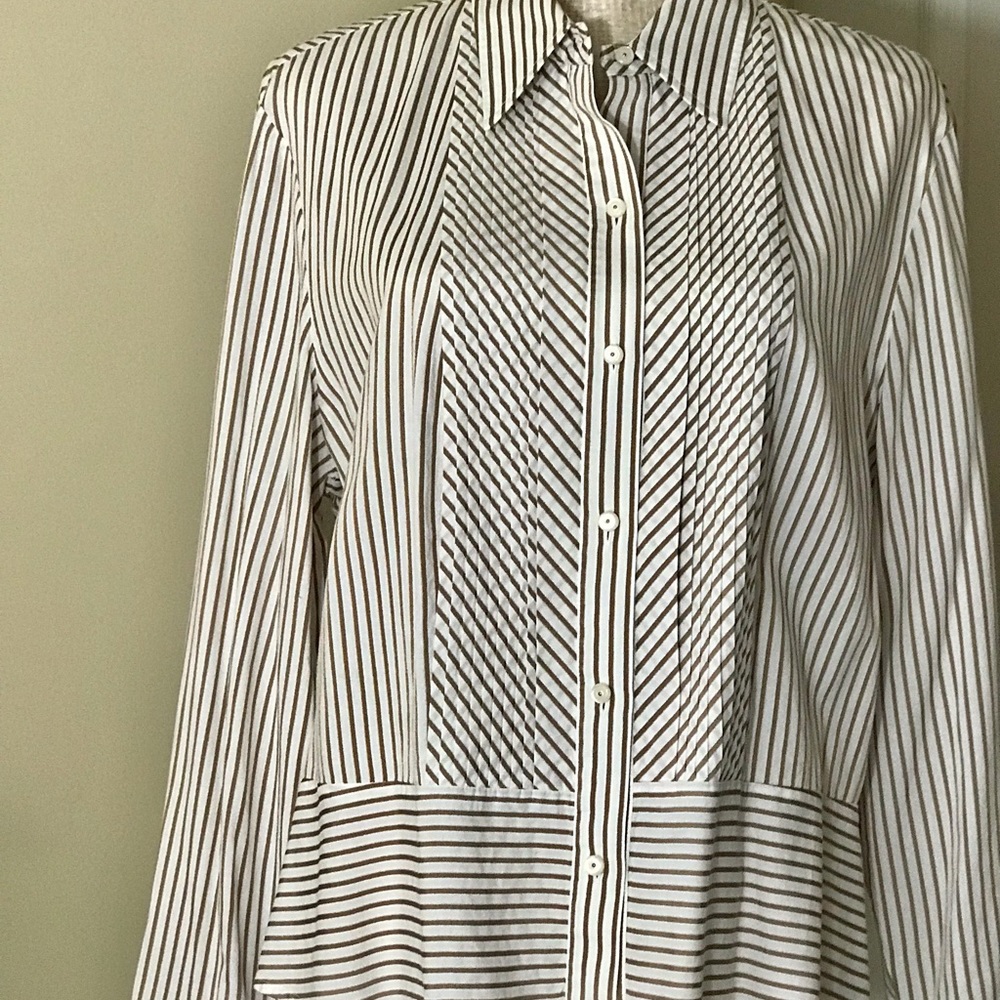 Flattering Jones of New York signature form fitting blouse ,XL